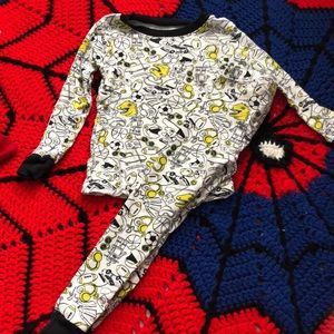 Carter’s 4T pj set. EUC smoke free home